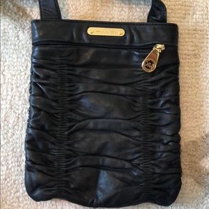 AUTHENTIC MICHAEL KORS CROSSBODY